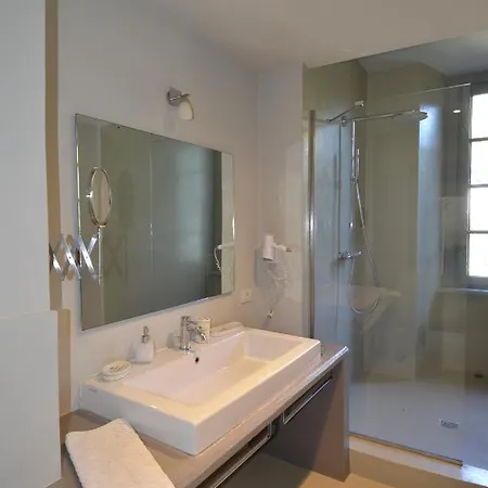 Nobiallum 4* 梅纳焦