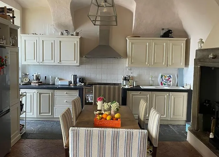 Nobiallum ميناجيو