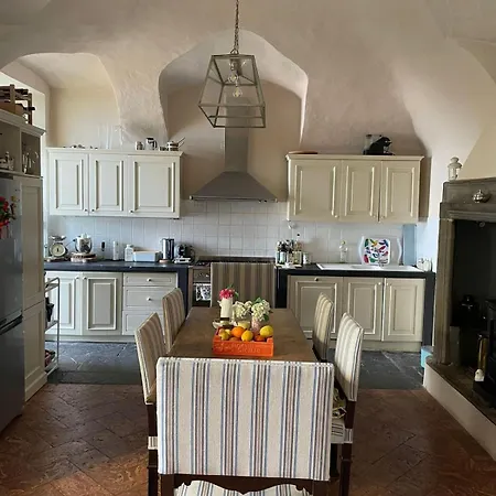 Nobiallum Μενάτζιο